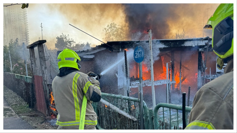 שריפה במשתלה בשדרות בן גוריון בראשון לציון, צילום כבאות והצלה