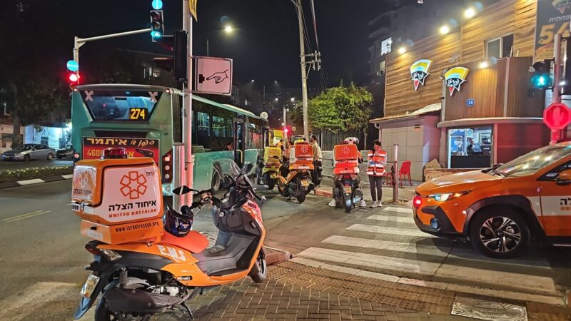 אישה נפצעה קשה באוטובוס ברחוב הרצל בראשון לציון, צילום איחוד הצלה